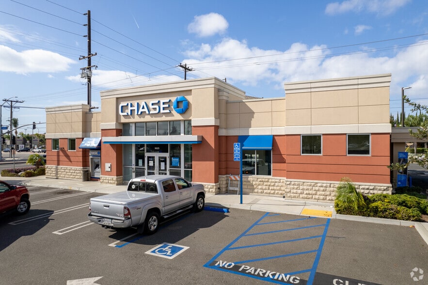 9025 Garfield Ave, Fountain Valley, CA for lease - Primary Photo - Image 1 of 5