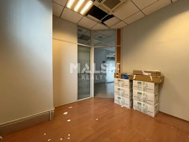 Commerce de détail dans Villeurbanne à louer - Photo intérieure - Image 3 de 12