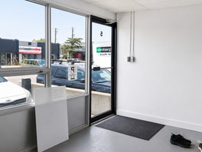 1580-1590 Liverpool Ct, Ottawa, ON for lease Interior Photo- Image 2 of 6