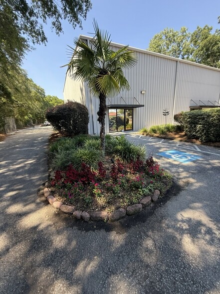 1384 Remount Rd, Charleston, SC for lease - Building Photo - Image 3 of 15