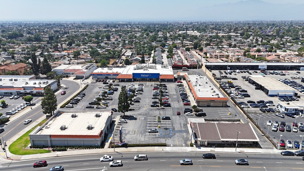 1411-1445 N Hacienda Blvd, La Puente, CA à louer - Photo du bâtiment - Image 2 de 6