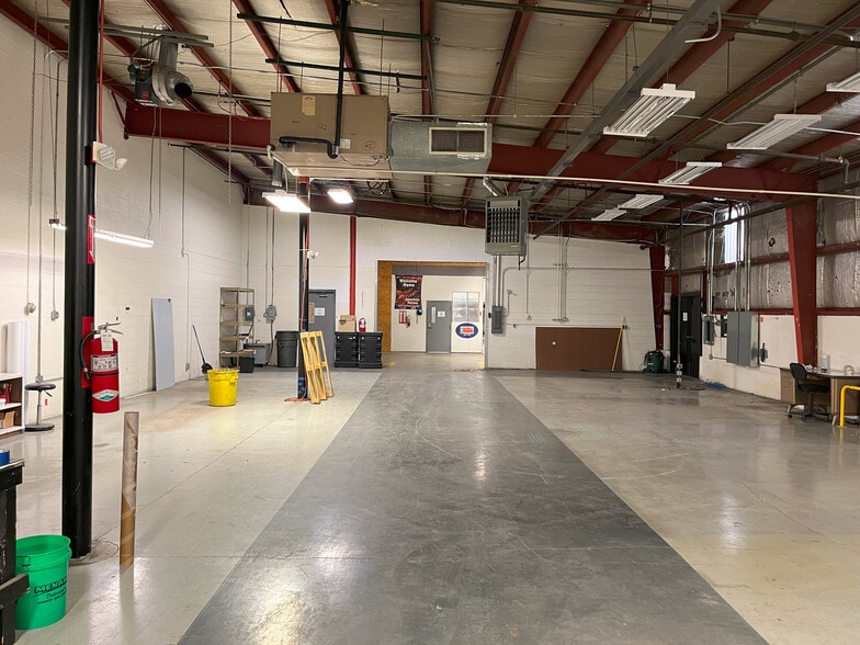 508 Pasadena Ave, Crest Hill, IL à vendre - Photo intérieure - Image 3 de 7