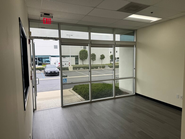 14101 Rosecrans Ave, La Mirada, CA for lease - Building Photo - Image 3 of 14