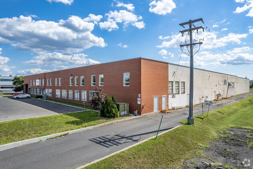 160 Boul Industriel, Boucherville, QC à louer - Photo du bâtiment - Image 1 de 9