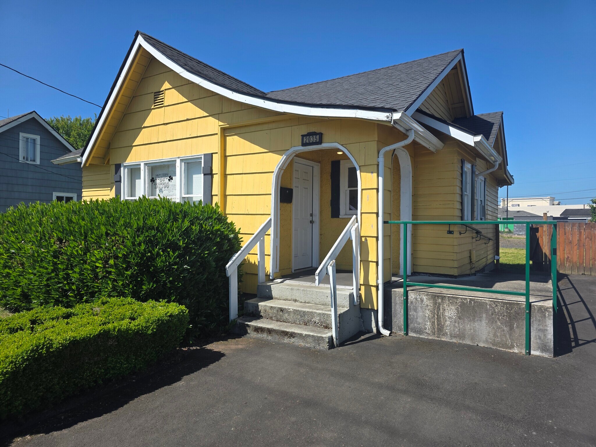 2035 9th Ave, Longview, WA à louer Photo du bâtiment- Image 1 de 4