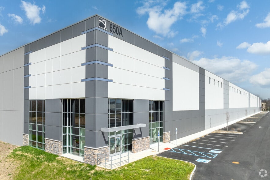 652 US Highway 130, Hamilton, NJ for lease - Building Photo - Image 1 of 1