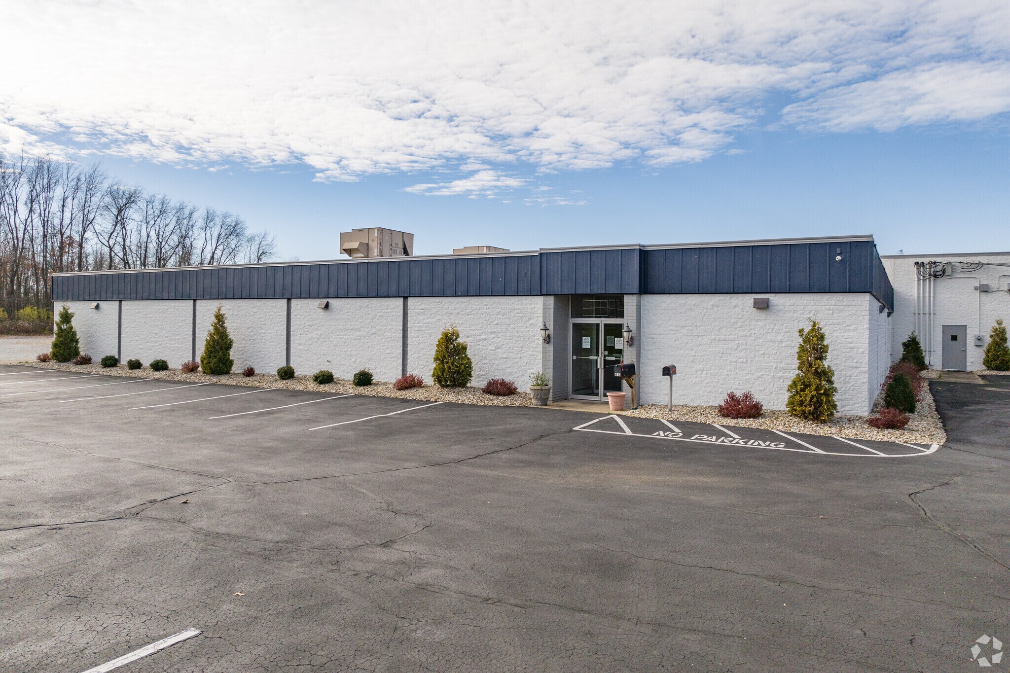 3960 Summit Rd, Norton, OH à louer Photo principale- Image 1 de 24