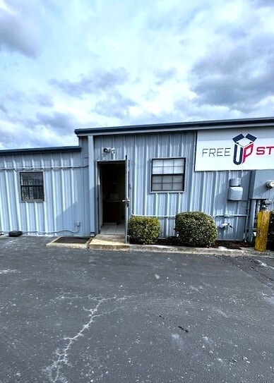 6808 Middle Valley Rd, Hixson, TN for lease Primary Photo- Image 1 of 5