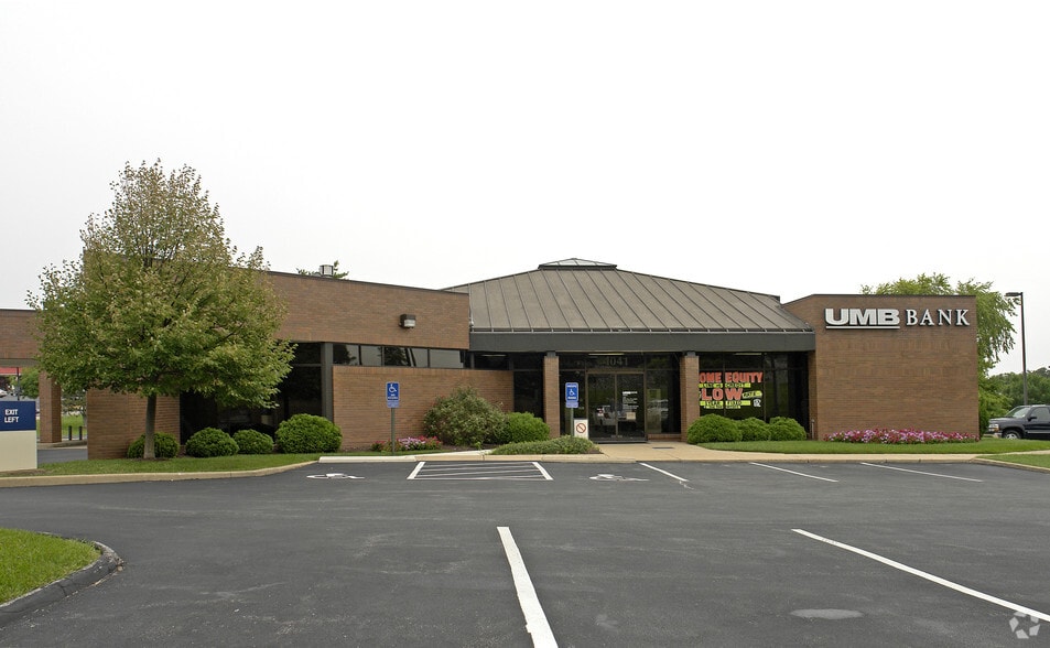 1041-1049 S Woods Mill Rd, Chesterfield, MO for lease - Primary Photo - Image 2 of 15