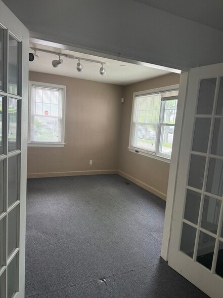 728 E Haverford Rd, Bryn Mawr, PA à louer - Photo du bâtiment - Image 3 de 14