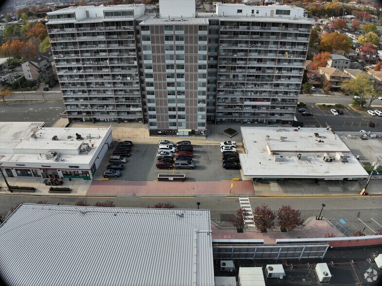 1350 15th St, Fort Lee, NJ à louer - Communauté Matterport - Image 3 de 30
