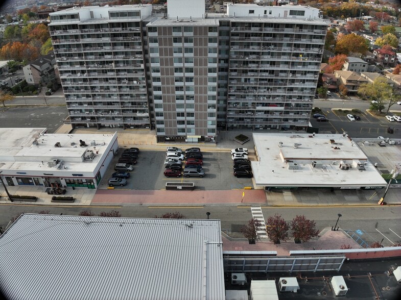 1350 15th St, Fort Lee, NJ à louer - Matterport Community - Image 3 de 30