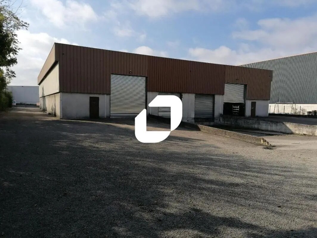 Office in Vaulx-en-Velin for lease Building Photo- Image 1 of 13