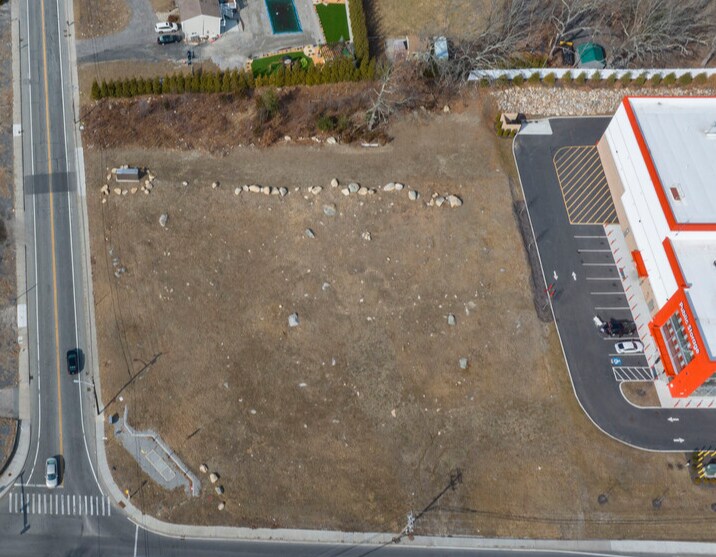 1827 Plainfield Pike, Johnston, RI à vendre - Photo du bâtiment - Image 2 de 23