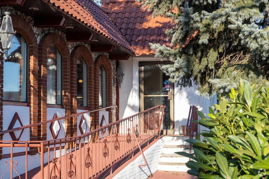 222 Front St, South Plainfield, NJ à vendre - Photo du bâtiment - Image 2 de 14