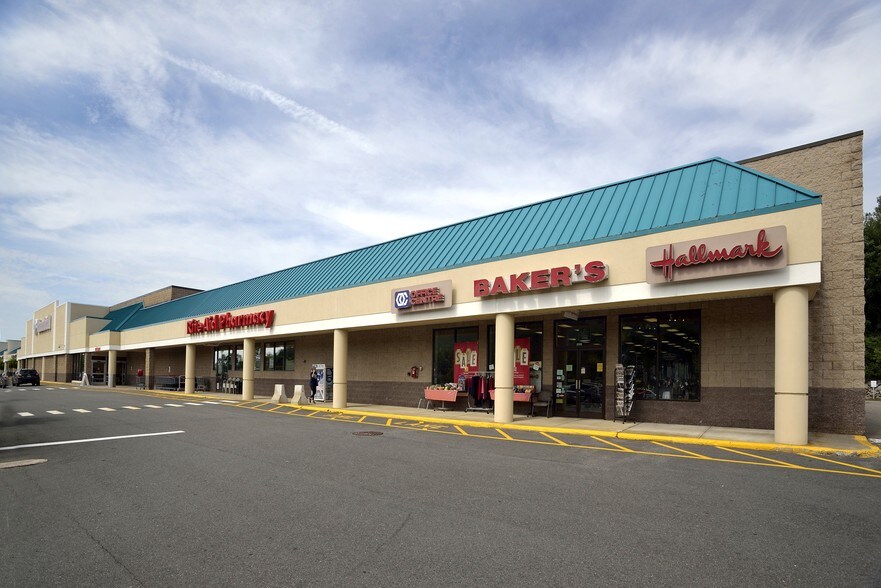 896 Putney Rd, Brattleboro, VT à louer - Photo du bâtiment - Image 2 de 5