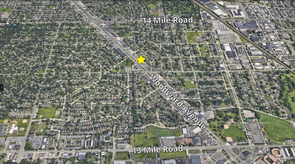 32128 Woodward Ave, Royal Oak, MI à louer - Photo du bâtiment - Image 2 de 3