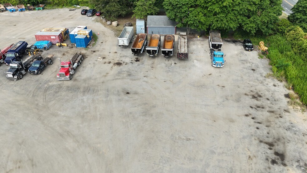 4371 Middle Country Rd, Calverton, NY for lease - Building Photo - Image 2 of 7