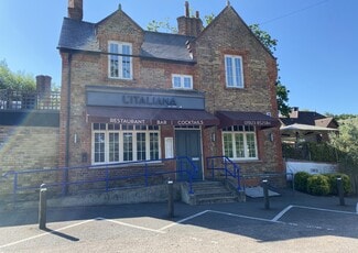 Plus de détails pour 142 London Rd, Radlett - Commerce de détail à louer