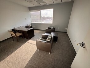 1095 Broken Sound Pky, Boca Raton, FL à louer Photo intérieure- Image 2 de 3