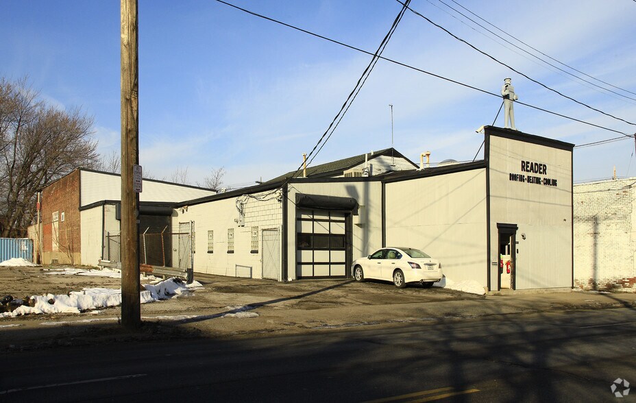 676 E 152nd St, Cleveland, OH à vendre - Photo du bâtiment - Image 2 de 2