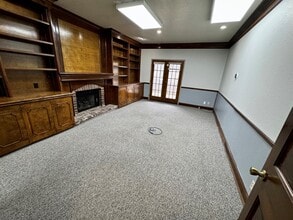 6800 W 107th St, Overland Park, KS for lease Interior Photo- Image 2 of 8