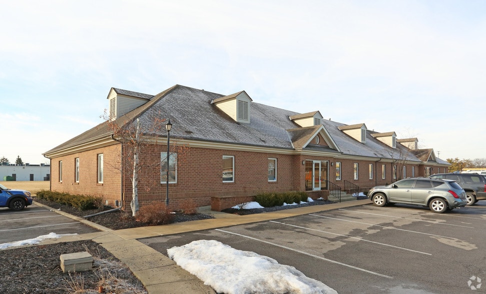3955 Brown Park Dr, Hilliard, OH à louer - Photo du bâtiment - Image 2 de 23