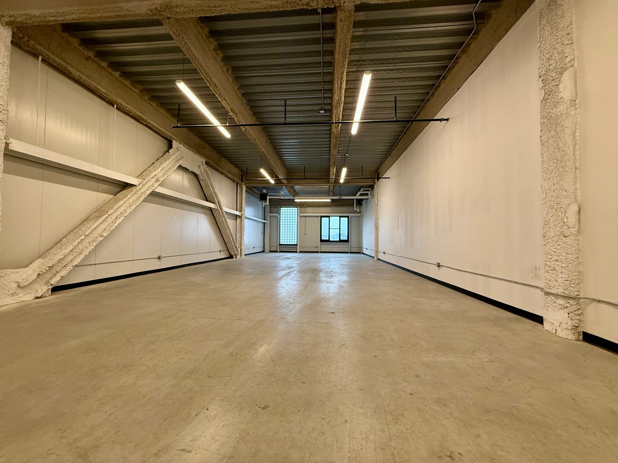 4805 Metropolitan Ave, Ridgewood, NY for lease Building Photo- Image 1 of 6