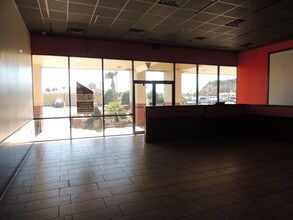 7805 Abercorn St, Savannah, GA for lease Interior Photo- Image 2 of 18