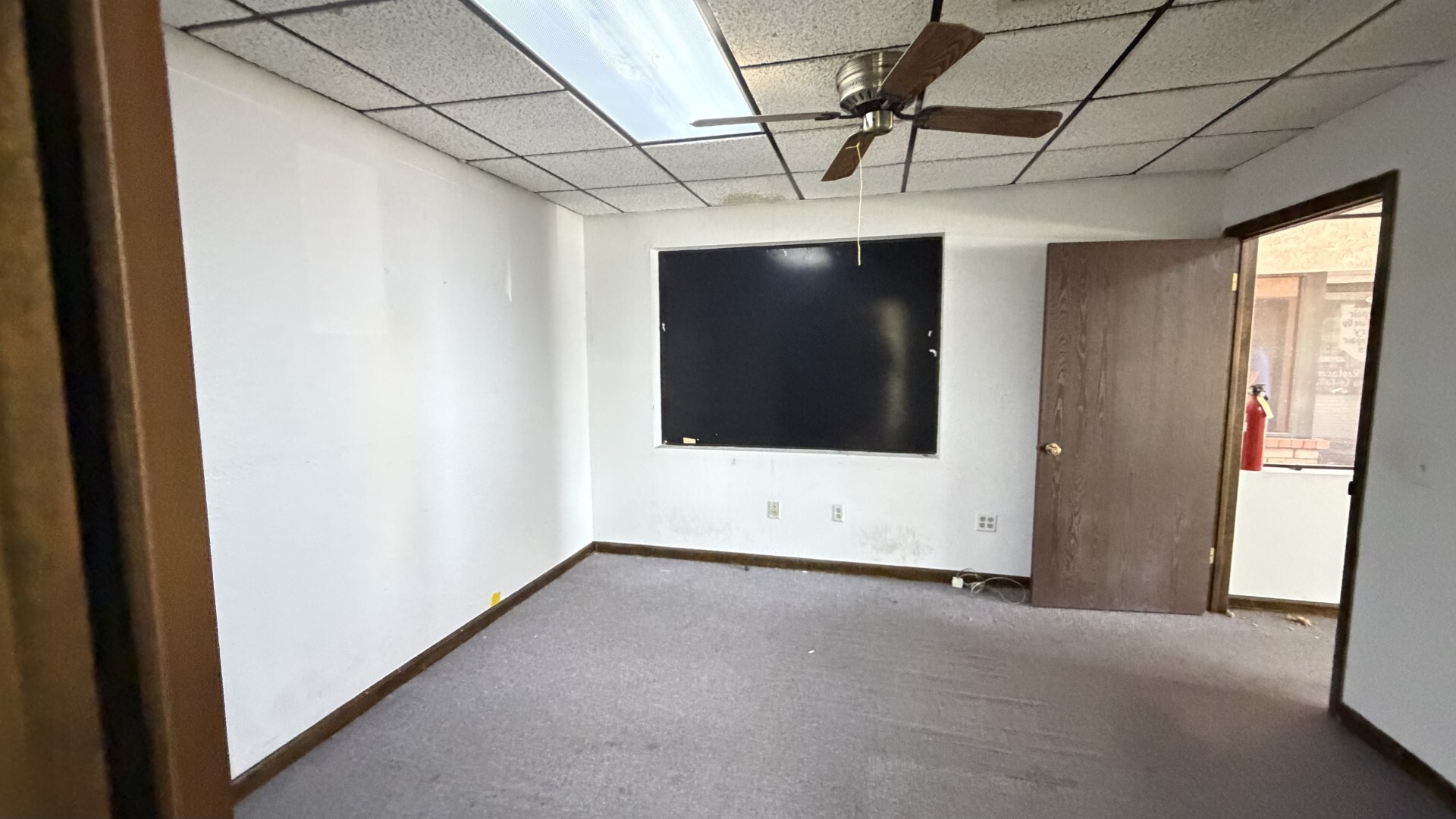 1987 Mcculloch Blvd, Lake Havasu City, AZ for lease Interior Photo- Image 1 of 4