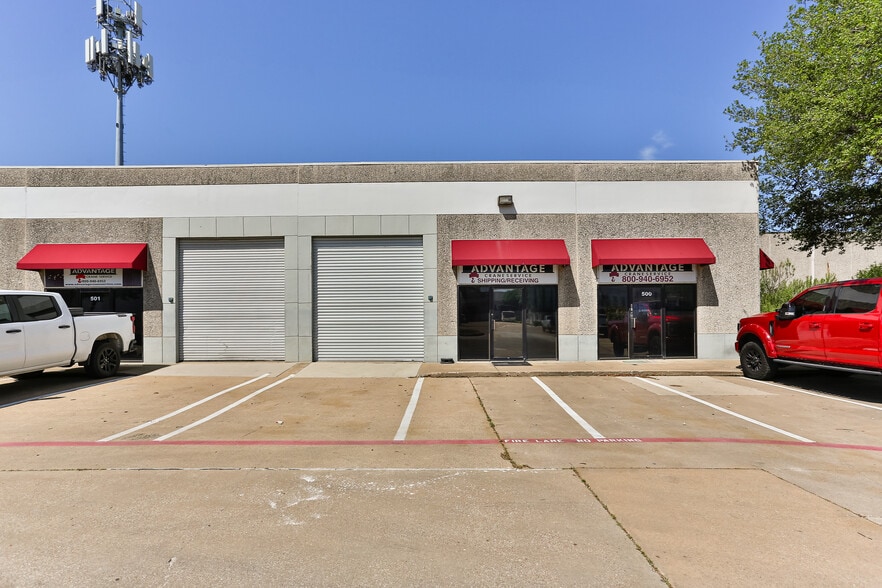1000 Post and Paddock Ln, Grand Prairie, TX à louer - Photo du bâtiment - Image 2 de 10