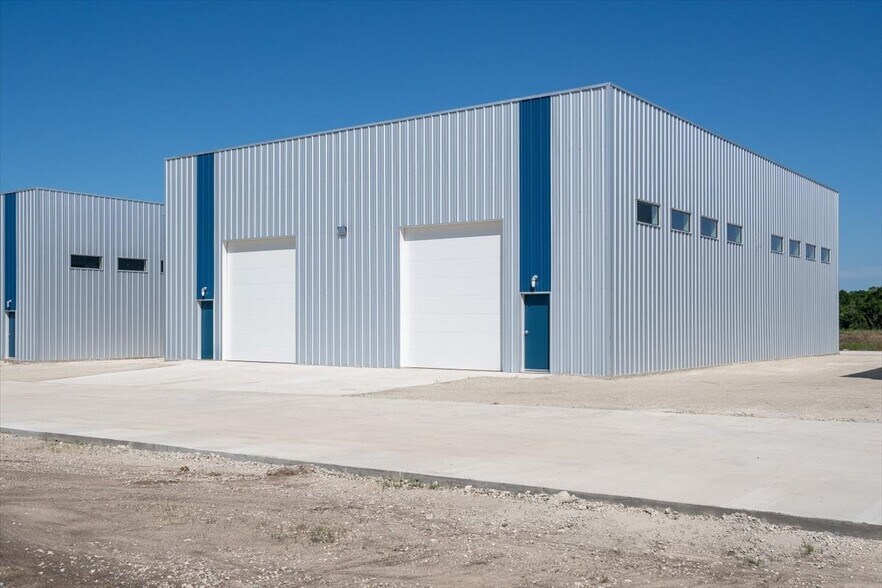 9020 State Highway 21, Trenton, TX à louer - Photo du bâtiment - Image 2 de 23