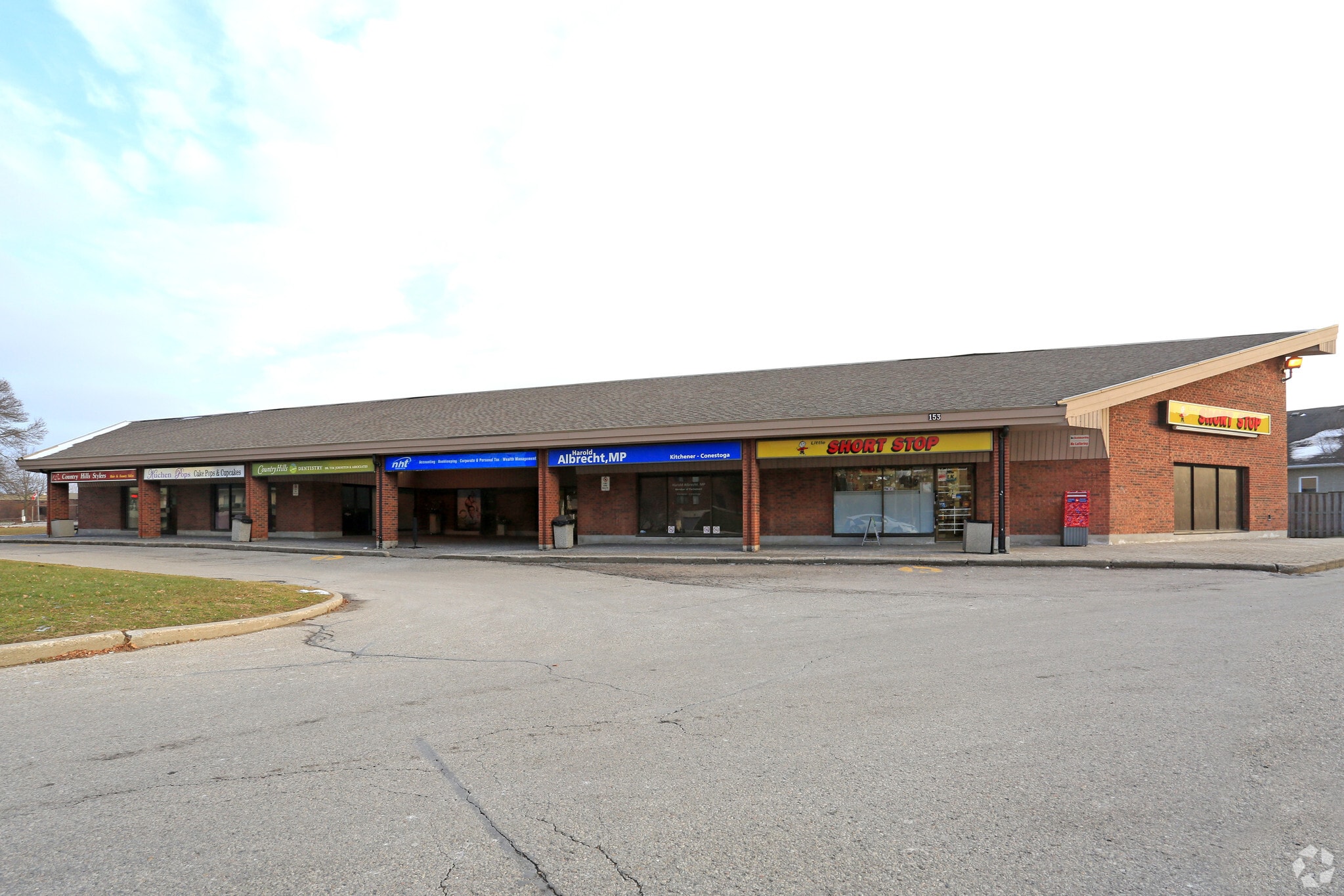 153 Country Hill Dr, Kitchener, ON for sale Primary Photo- Image 1 of 1