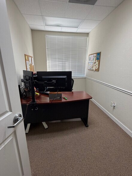 6150 Diamond Centre Ct, Fort Myers, FL à vendre - Photo intérieure - Image 2 de 7