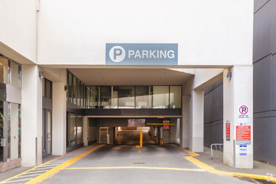 8100 Granville Ave, Richmond, BC for lease - Building Photo - Image 2 of 7