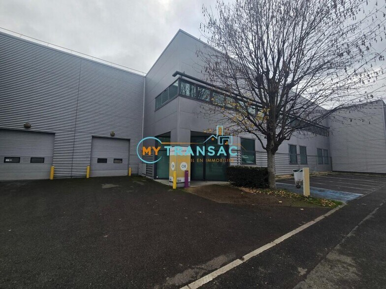 Office in Ivry-sur-Seine for lease - Building Photo - Image 2 of 11