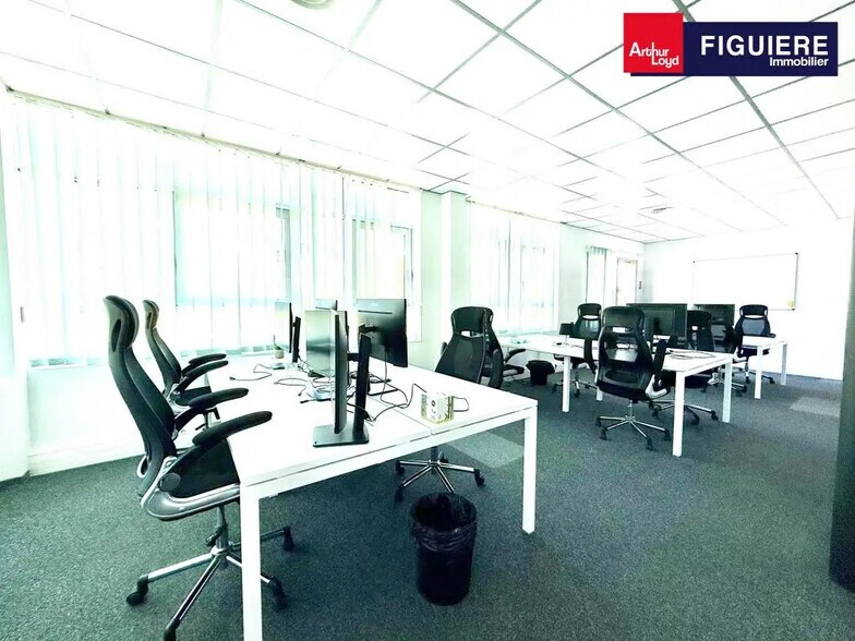 Office in Aix-en-Provence for lease - Interior Photo - Image 2 of 13