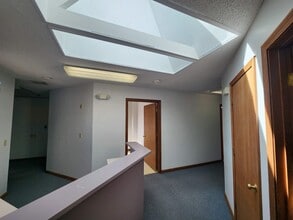1 Old Park Lane Rd, New Milford, CT for lease Interior Photo- Image 2 of 17