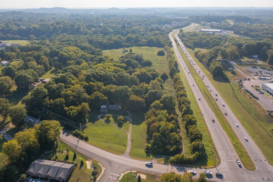 231 Theta Pike, Columbia, TN à vendre - Photo du bâtiment - Image 3 de 14