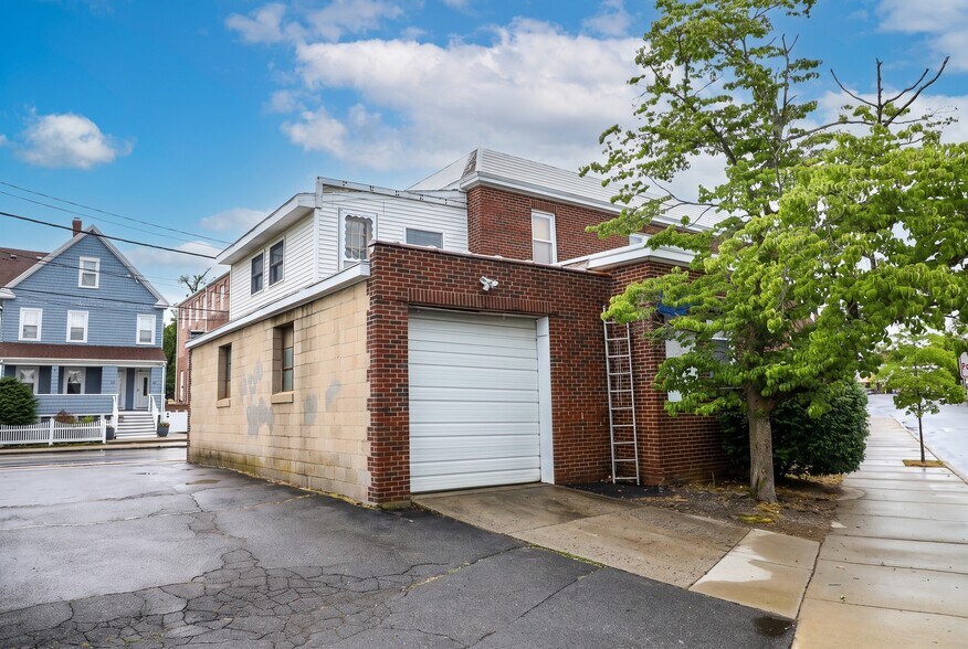 1 Sprague St, Revere, MA à vendre - Photo du bâtiment - Image 1 de 58