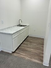 1025 Vinehaven Dr NE, Concord, NC for lease Interior Photo- Image 1 of 4