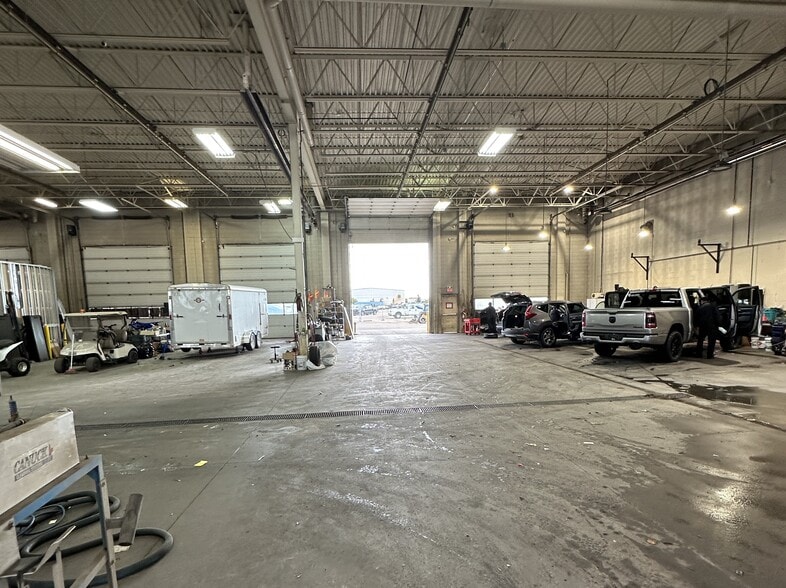 6613 Sparrow Dr, Leduc, AB for sale - Building Photo - Image 3 of 6