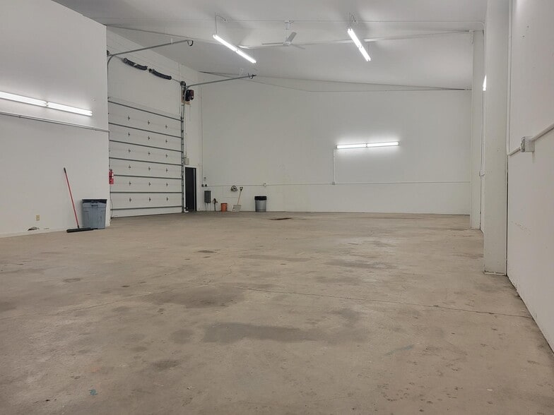 503 Cleveland Ave N, Saint Paul, MN for lease - Interior Photo - Image 2 of 6