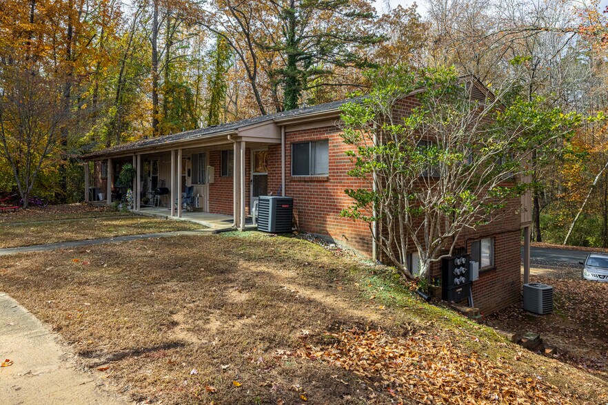 400 Tanglewylde Dr, South Boston, VA à vendre - Photo du bâtiment - Image 2 de 17