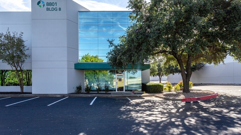 8606-9101 Wall St, Austin, TX à louer - Photo du bâtiment - Image 2 de 41