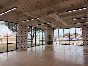 100 N Central Expy, Richardson, TX for lease Interior Photo- Image 2 of 26