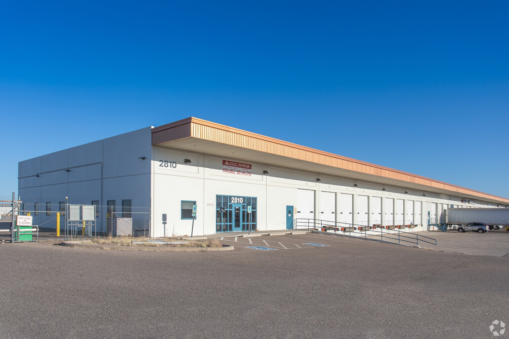 2810 E Airport Dr, Tucson, AZ à louer Photo principale- Image 1 de 7