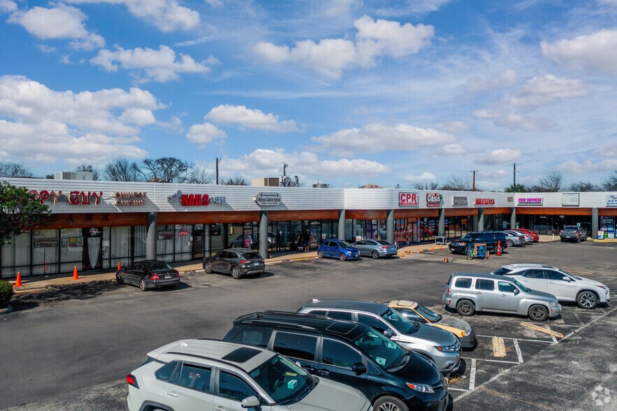 8323-8373 Culebra Rd, San Antonio, TX à louer - Photo du bâtiment - Image 3 de 9