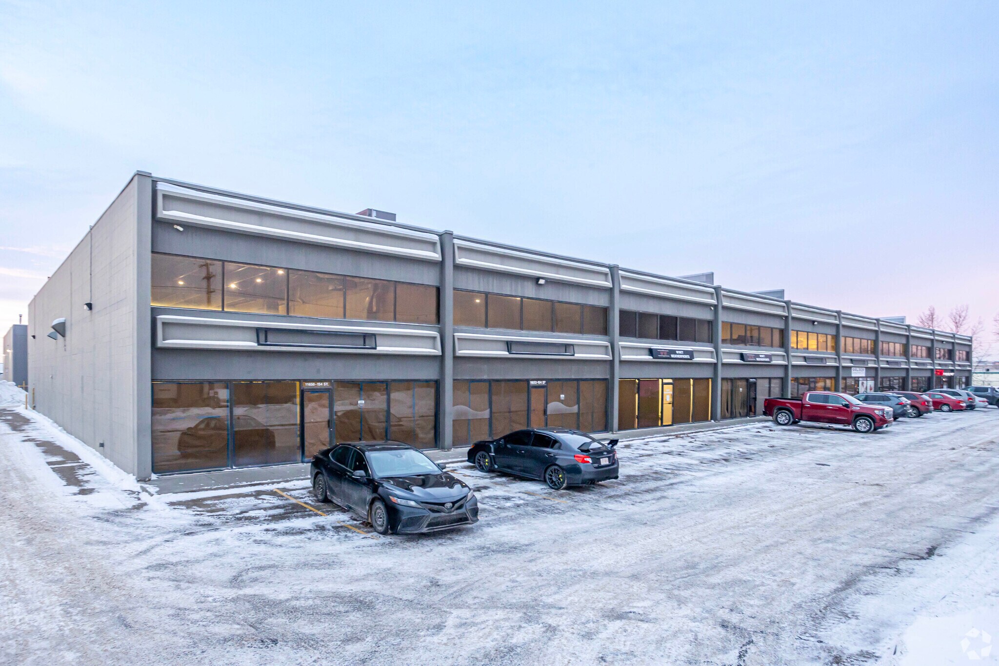11650-11668 154 St NW, Edmonton, AB à vendre Photo principale- Image 1 de 1