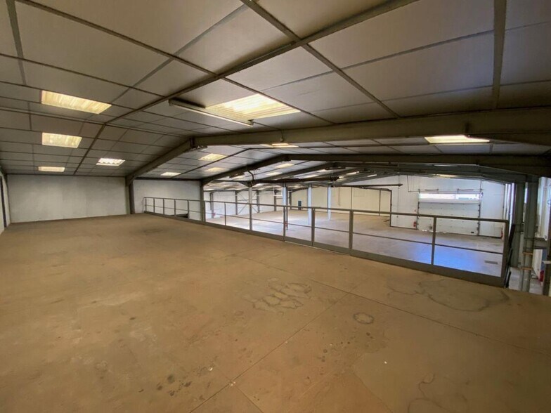 Flex in CIVRIEUX-D'AZERGUES for sale - Interior Photo - Image 3 of 9